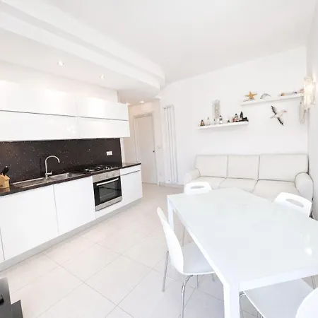 Hostdomus - Esperidi Apartmán *