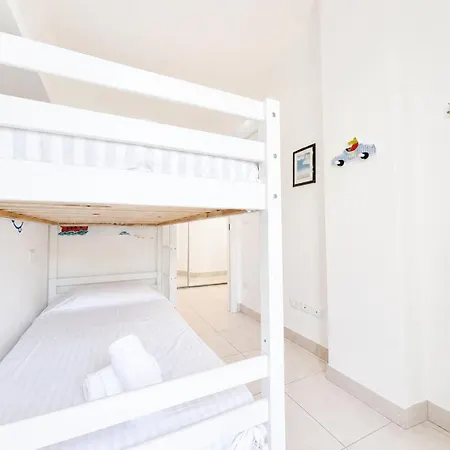 Hostdomus - Esperidi Apartmán *